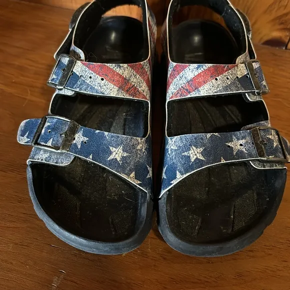 Birki's by Birkenstock Patriotic Aruba Sandals Youth USA Flag EU 33 US 2-2.5
