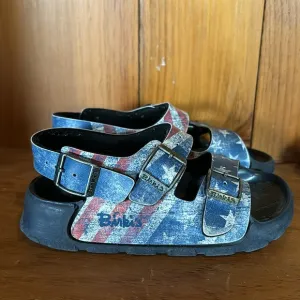 Birki's by Birkenstock Patriotic Aruba Sandals Youth USA Flag EU 33 US 2-2.5