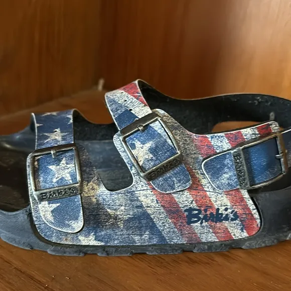 Birki's by Birkenstock Patriotic Aruba Sandals Youth USA Flag EU 33 US 2-2.5