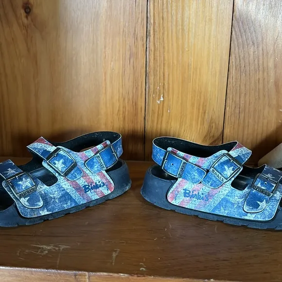 Birki's by Birkenstock Patriotic Aruba Sandals Youth USA Flag EU 33 US 2-2.5