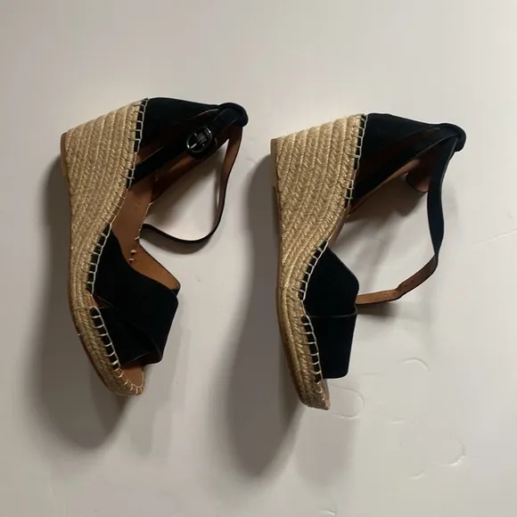 Kenneth Cole Sandals.‎ Charlie X band buckle.