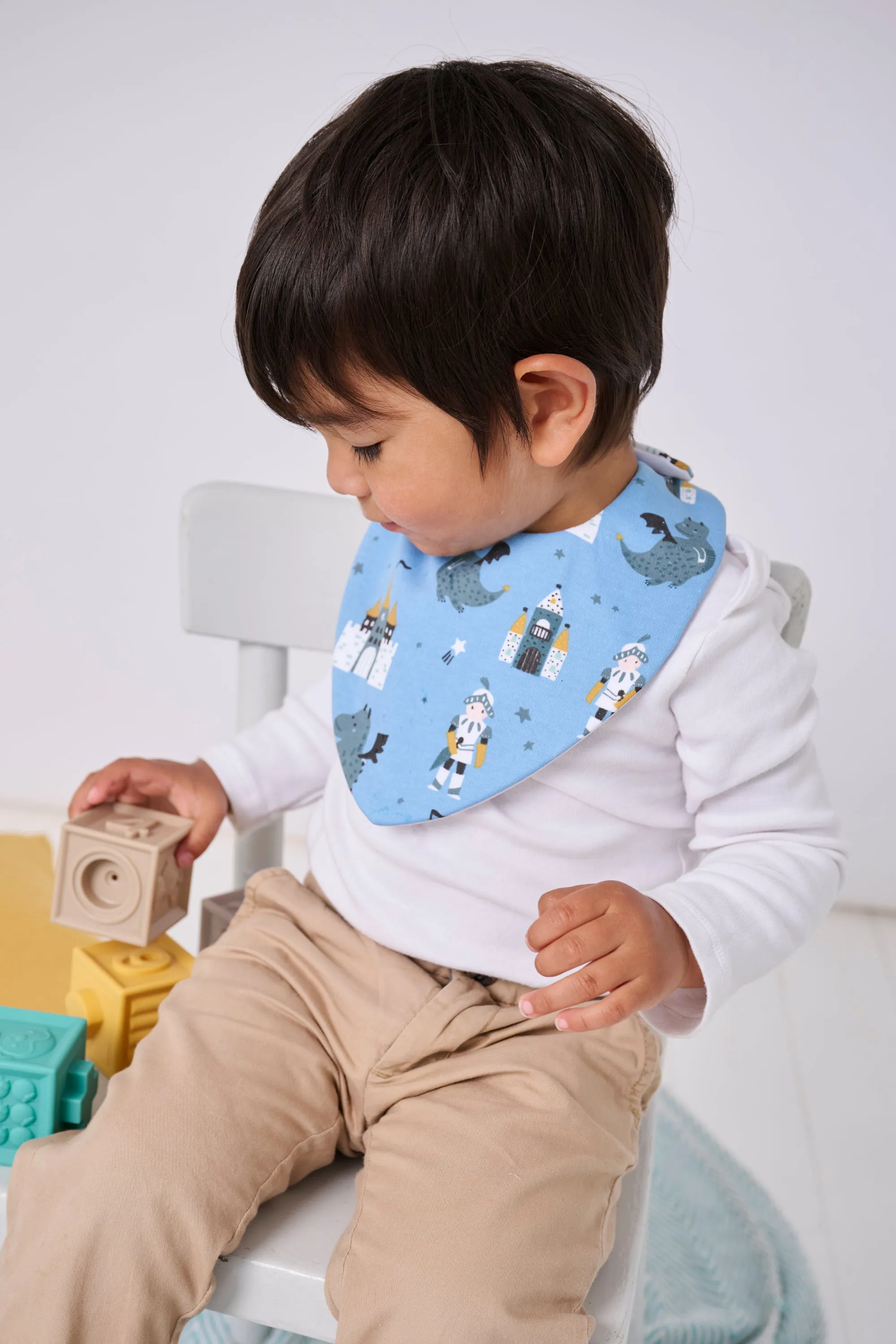 Knights Waterproof Dribble Bib