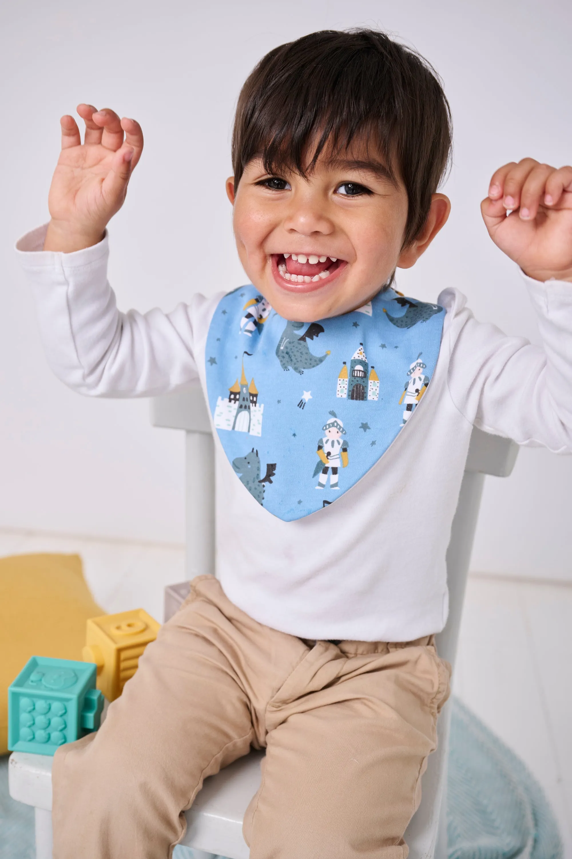 Knights Waterproof Dribble Bib