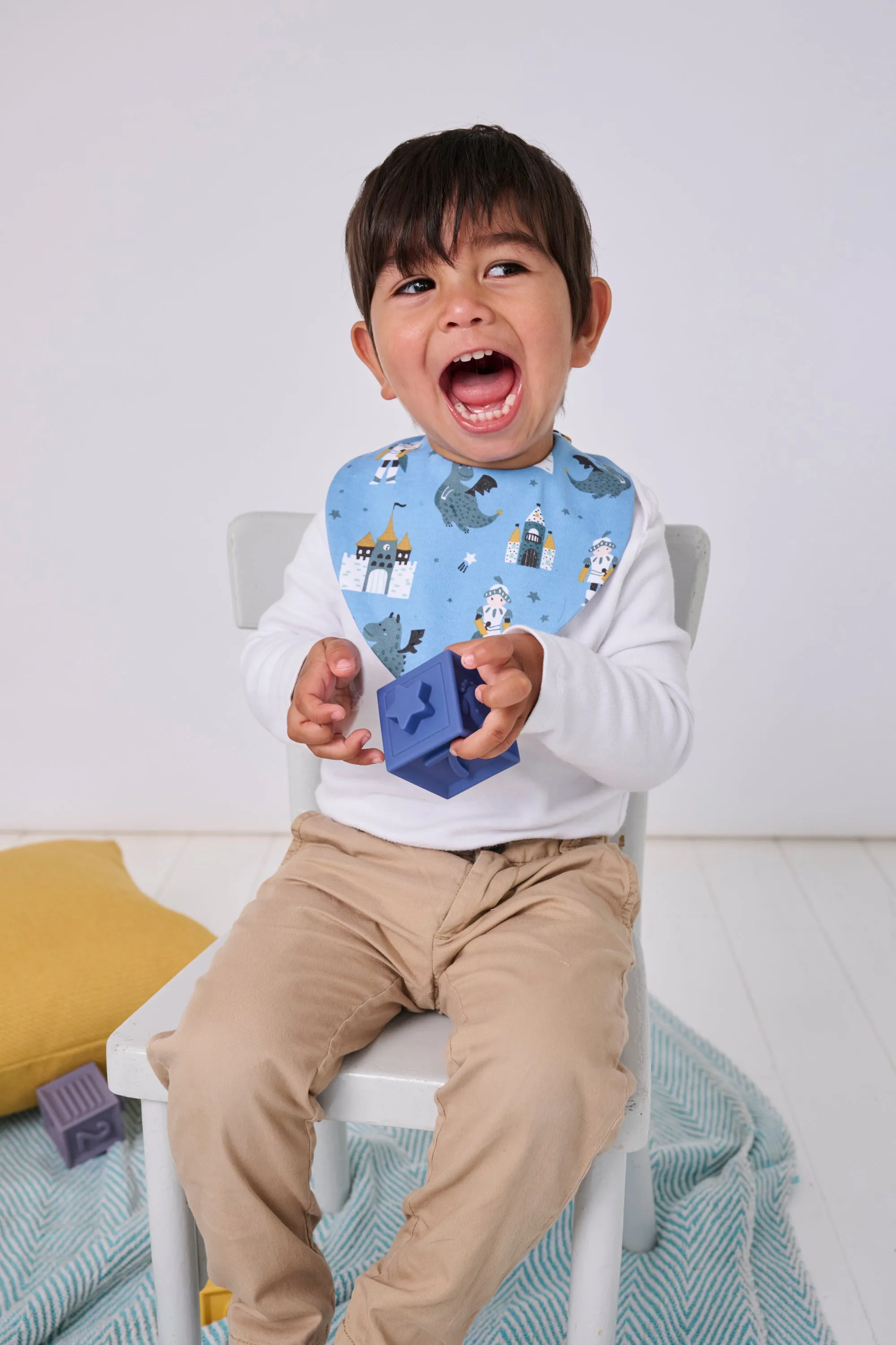 Knights Waterproof Dribble Bib