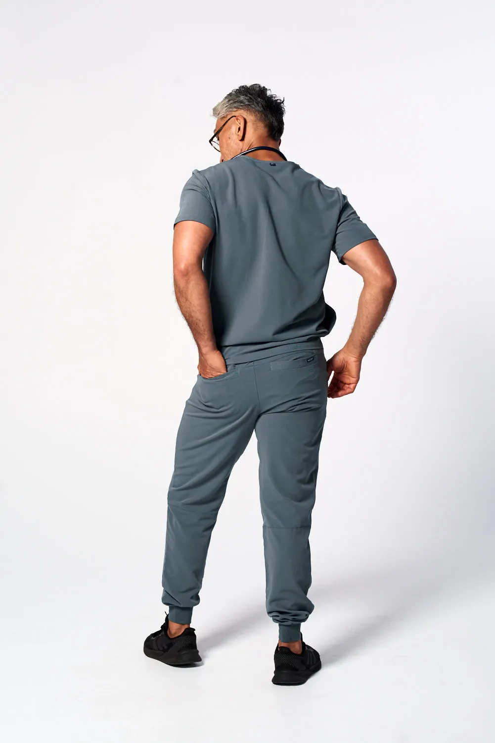 Men's 3-Pocket Scrub Top