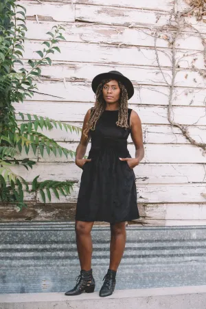 Mere Dress in Black Ribbed Velvet