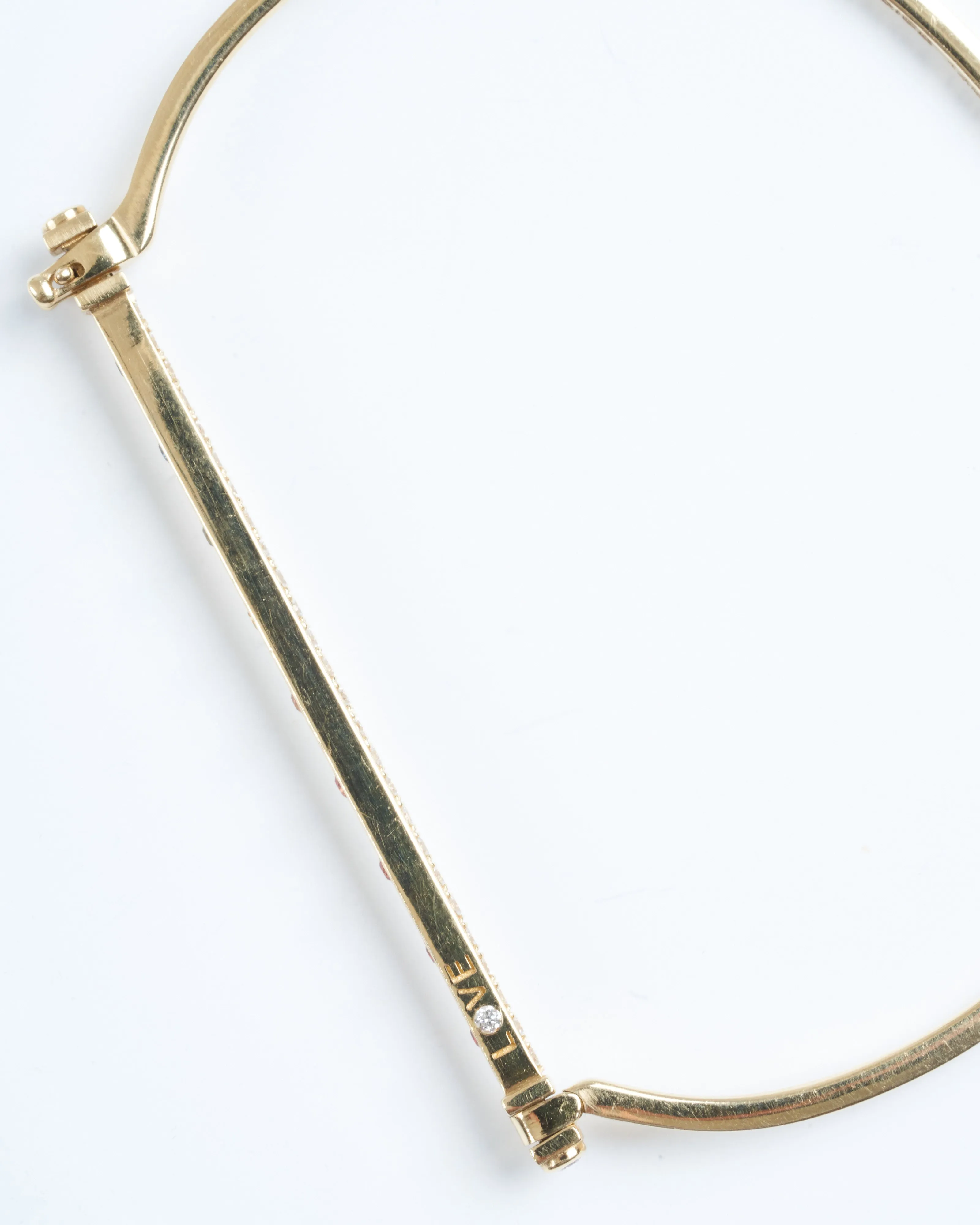 narrow love flip bangle
