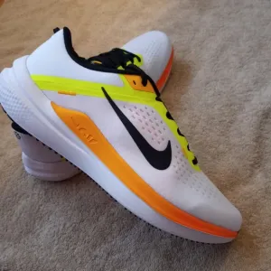 NWT Nike Winflo 10 Air