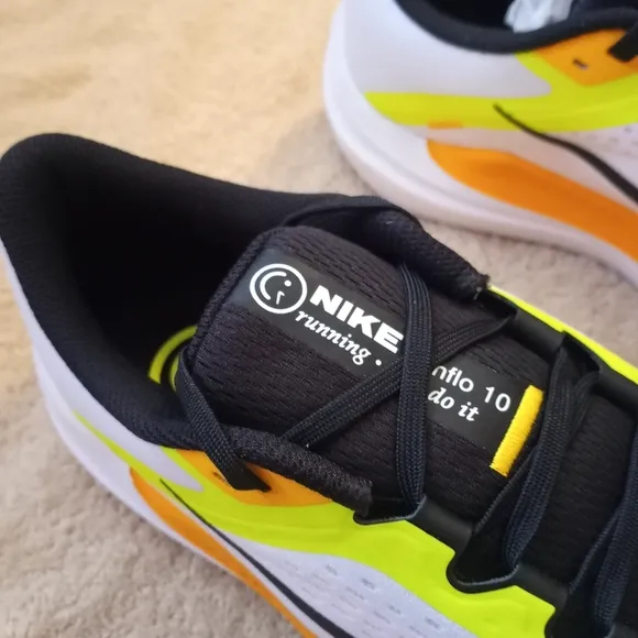 NWT Nike Winflo 10 Air