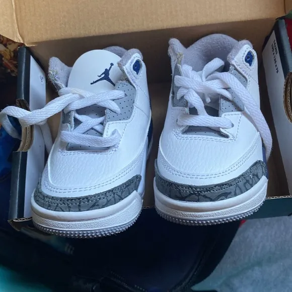 Retro Jordan 3s