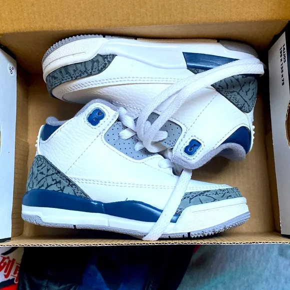 Retro Jordan 3s