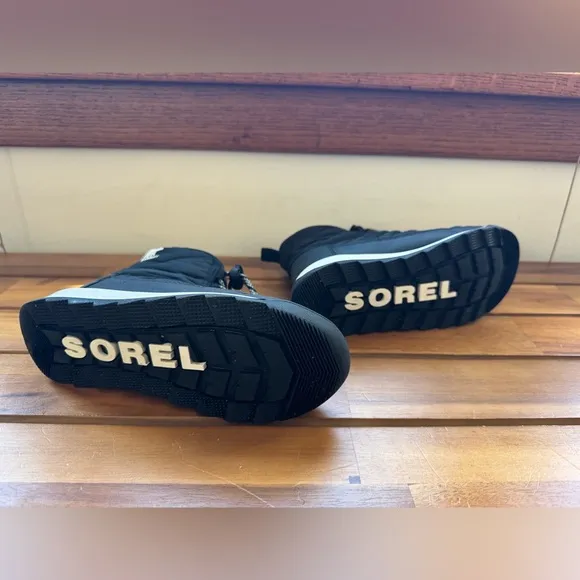 SOREL Whitney II Plus Snow Boot - US 2 (Little Girl)
