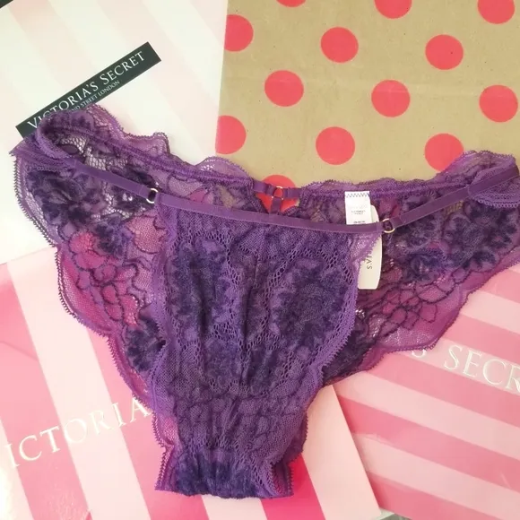 Victoria's Secret Vintage Very Sexy Lace String Bikini Panty NWT Purple Cutout