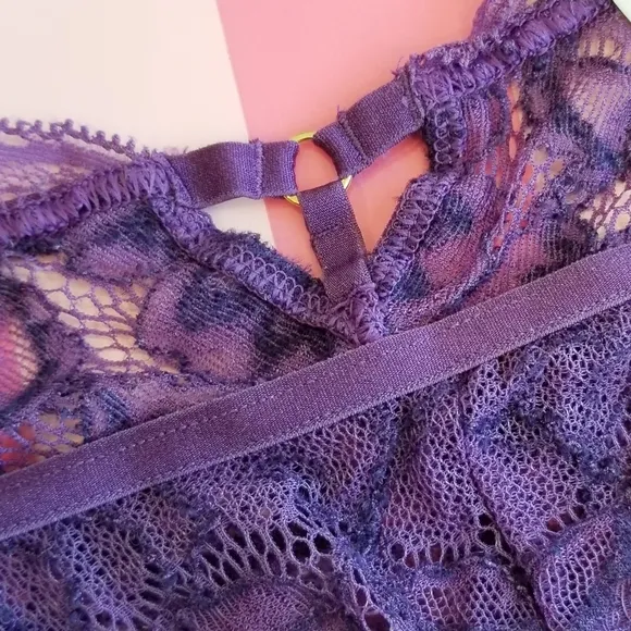 Victoria's Secret Vintage Very Sexy Lace String Bikini Panty NWT Purple Cutout