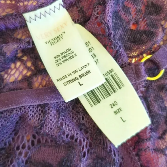 Victoria's Secret Vintage Very Sexy Lace String Bikini Panty NWT Purple Cutout